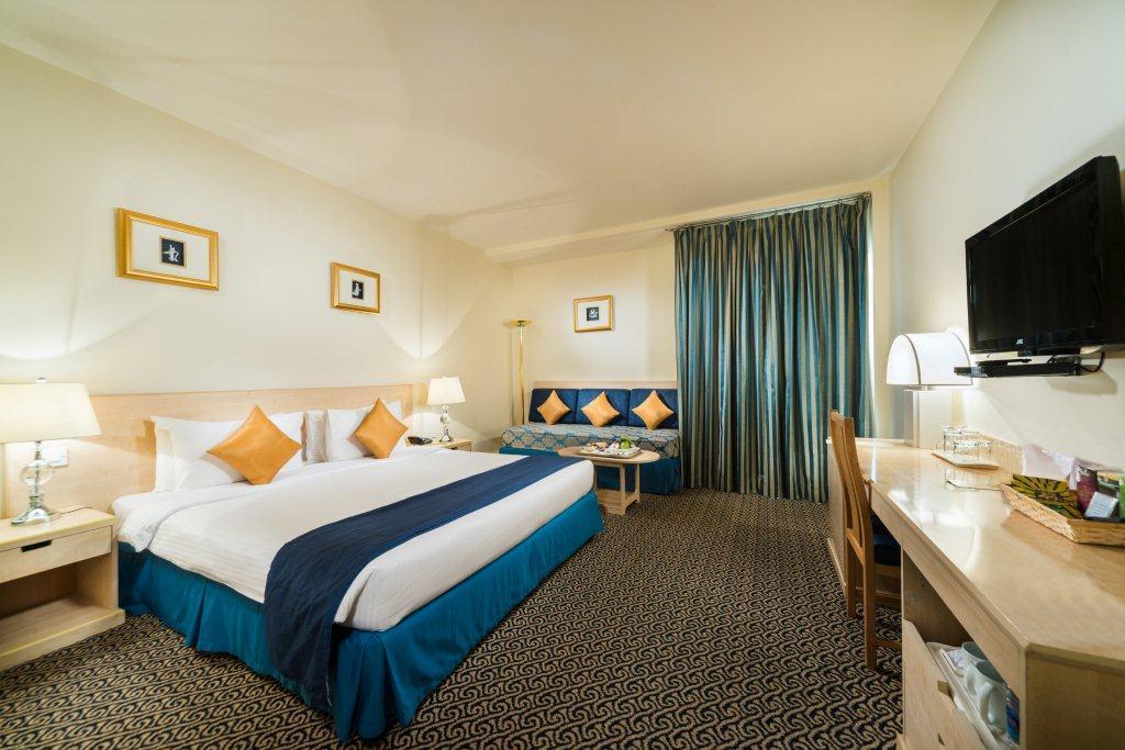 Tulip Inn Downtown Маскат Екстериор снимка