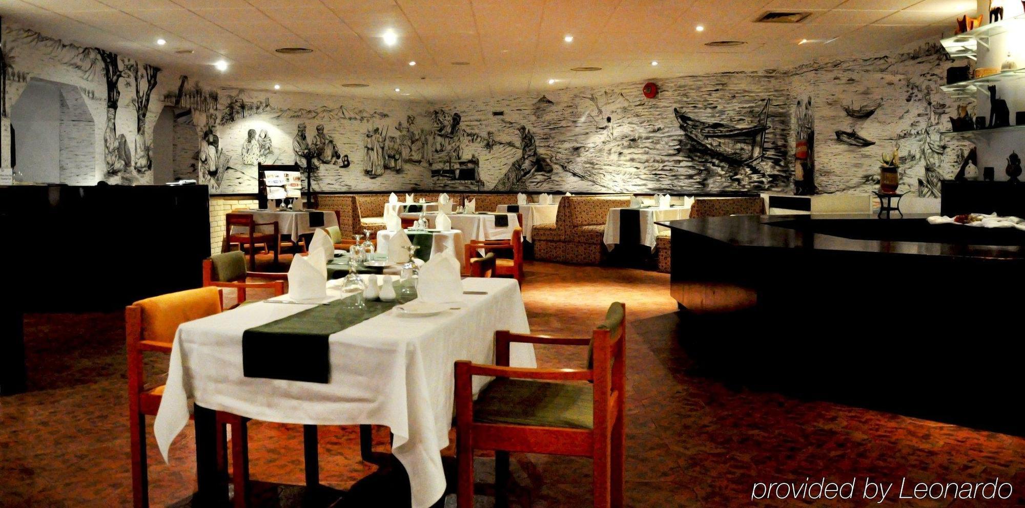Tulip Inn Downtown Маскат Екстериор снимка