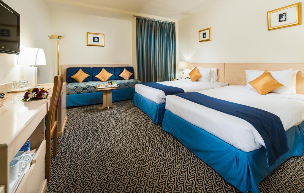 Tulip Inn Downtown Маскат Екстериор снимка