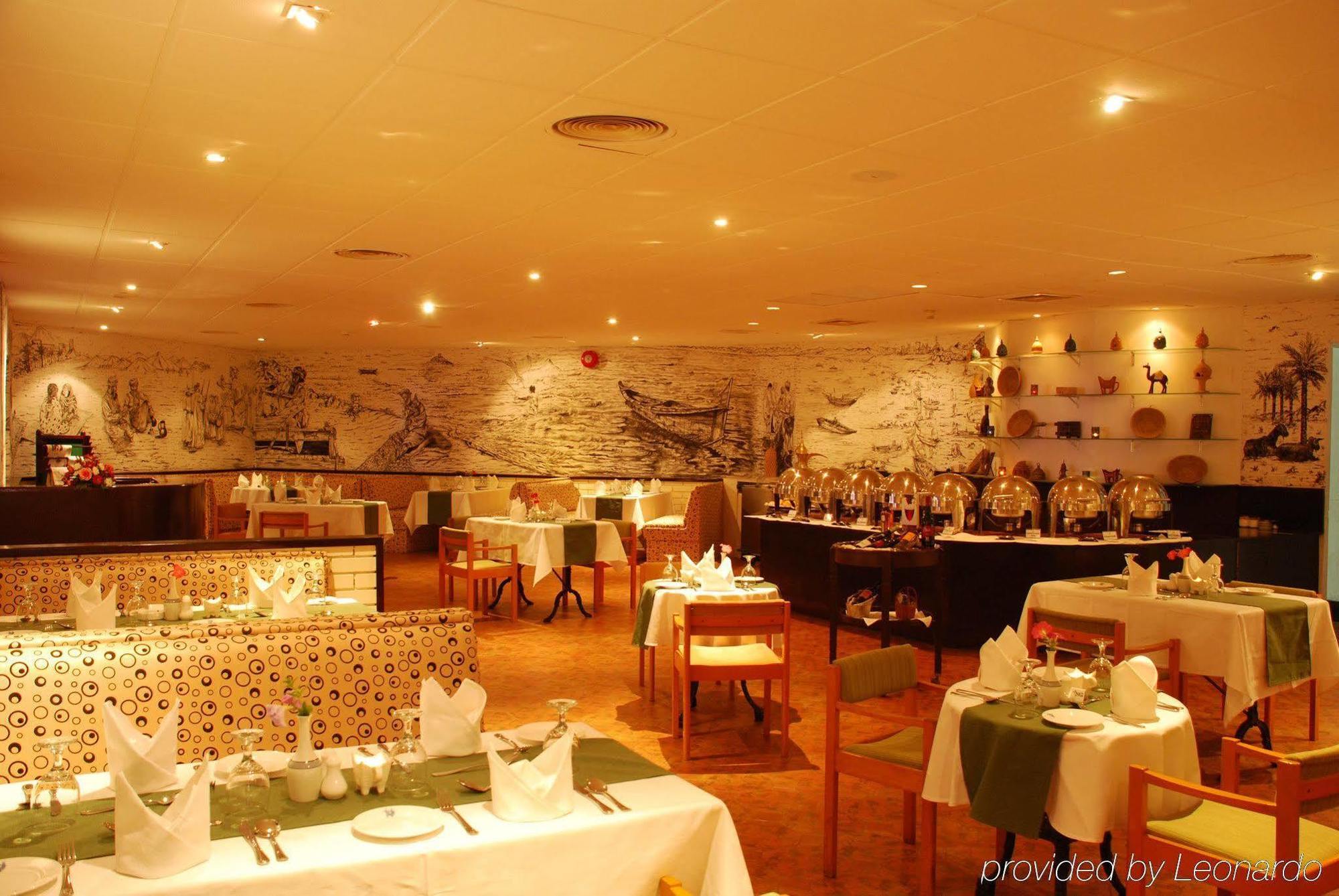 Tulip Inn Downtown Маскат Екстериор снимка